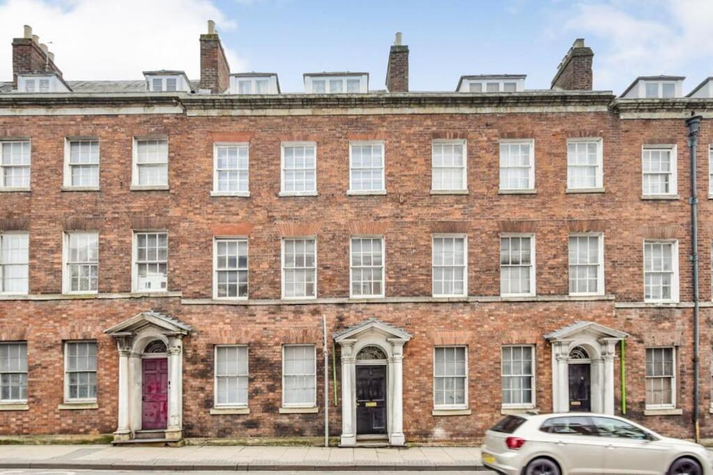 Flat In The Heart Of Apartment *