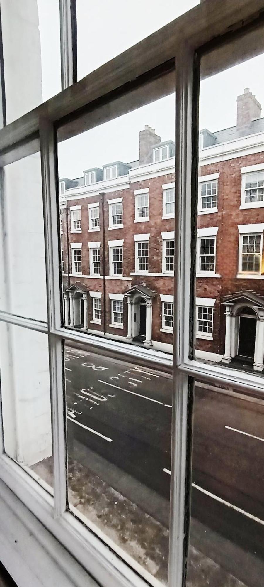 Flat In The Heart Of * Worcester