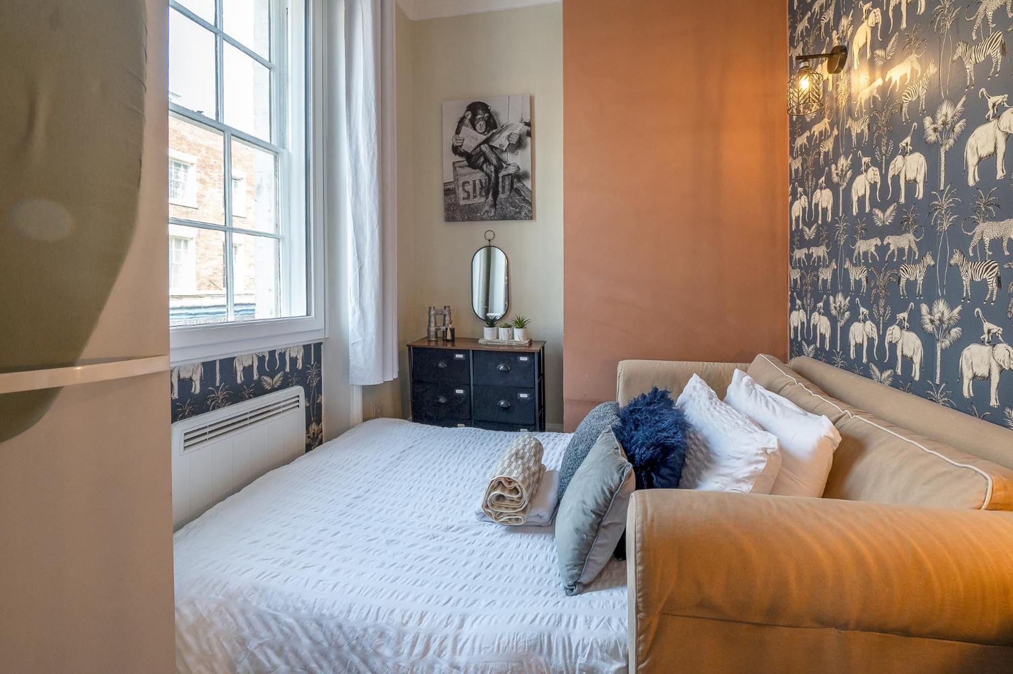Flat In The Heart Of * Worcester